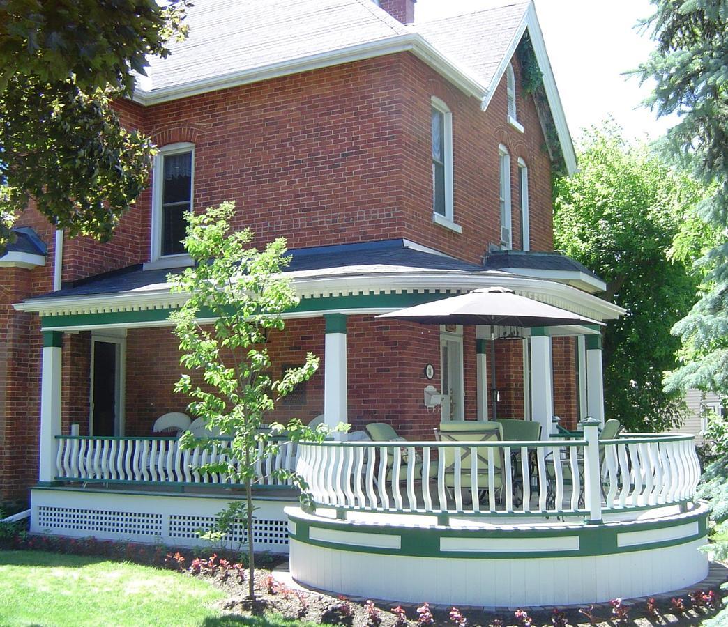 Clydesdale House Acomodação com café da manhã Barrie Exterior foto