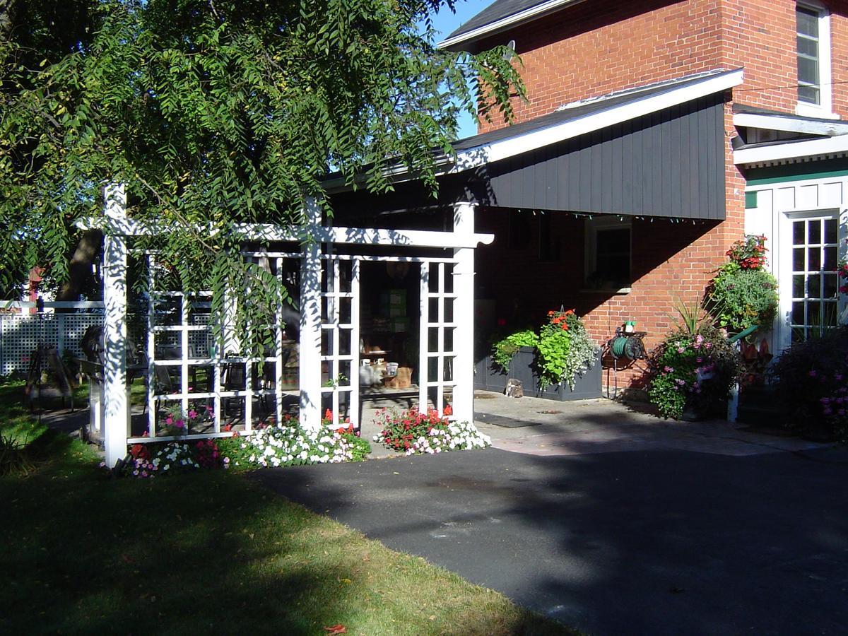 Clydesdale House Acomodação com café da manhã Barrie Exterior foto